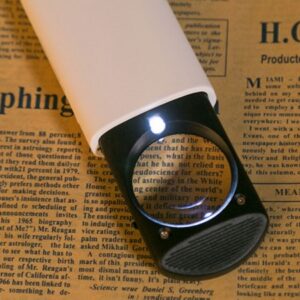 M009 LED 8배율 휴대용 미니 초경량 돋보기제작
